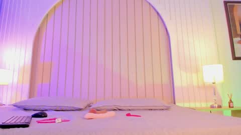 Maria  online show from November 2025 11:51:02 AM