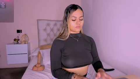 Mariana Roe online show from March 2025 07:25:02 AM