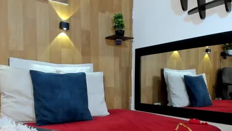 Mariana Angel online show from October 2025 07:11:01 PM