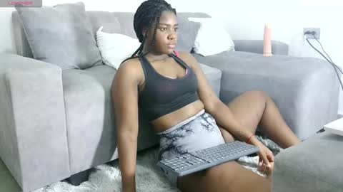 Snapshot of marianaee chatting on September 2025 04:23:01 AM marianaee online show from September 2025 04:23:01 AM