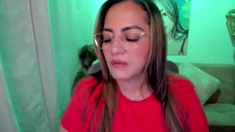 Snapshot of marianalopez81 chatting on October 2025 12:29:05 AM Mariana Lopez online show from October 2025 12:29:05 AM