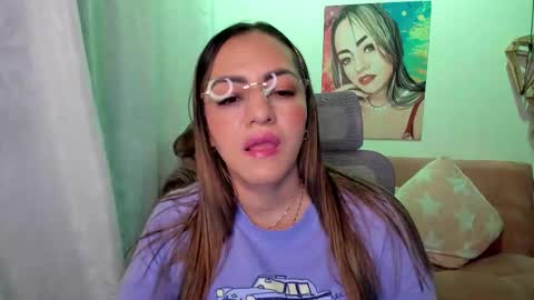 Snapshot of marianalopez81 chatting on October 2025 12:53:01 AM Mariana Lopez online show from October 2025 12:53:01 AM