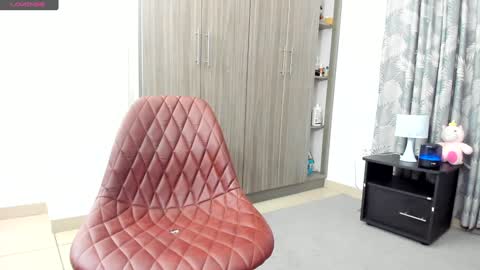 Natalia online show from February 2025 01:33:02 PM