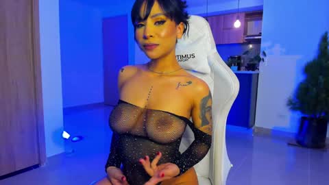 Snapshot of marianne__ chatting on January 2025 08:40:02 AM M A R I A N E online show from January 2025 08:40:02 AM