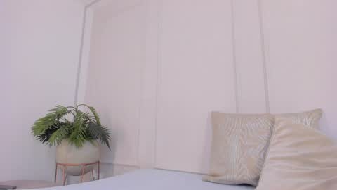 Maria Pettit online show from December 2024 05:53:02 PM