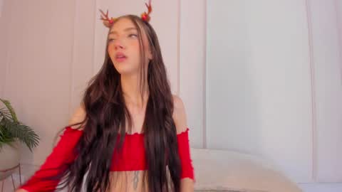 Maria Pettit online show from December 2024 12:00:02 PM