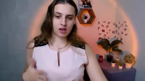 Mariia online show from October 2025 12:06:01 PM