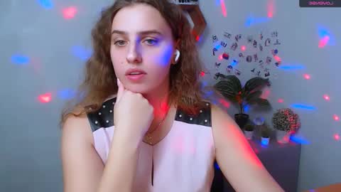 Mariia online show from October 2025 01:57:02 PM
