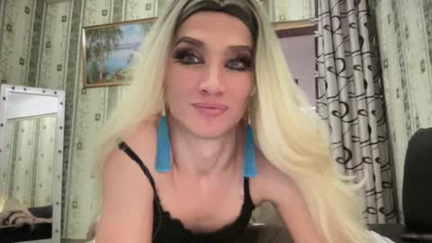 Mari online show from February 2025 03:31:01 PM