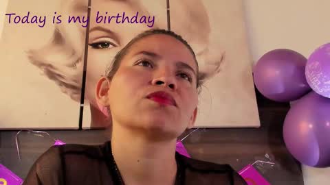 Marie online show from September 2025 02:20:01 PM