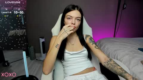 Maria  online show from October 2025 01:25:02 PM