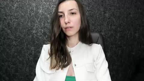 Snapshot of marielleanker chatting on September 2025 02:11:02 PM marielleanker online show from September 2025 02:11:02 PM