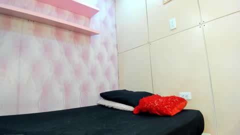 Marie online show from September 2025 12:32:02 PM