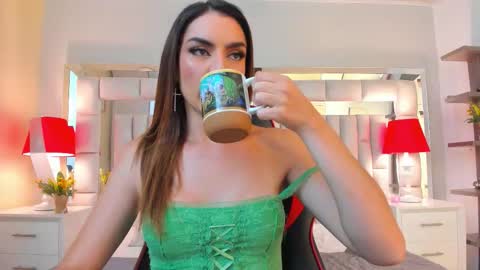 mariiahneedles online show from November 2025 09:58:01 PM