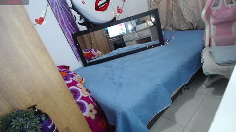 Marillyn  online show from December 2024 08:58:02 PM