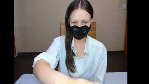 Dita online show from November 2025 08:43:01 PM