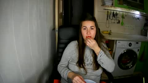 MarinettaQhot online show from December 2024 08:11:01 PM