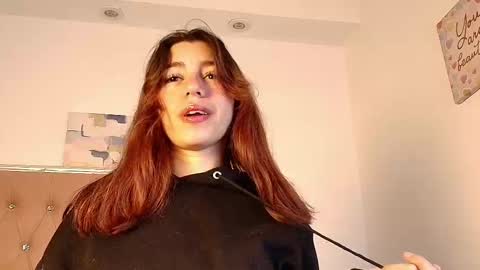 Snapshot of marinette_lux chatting on November 2025 01:01:02 PM marinette online show from November 2025 01:01:02 PM