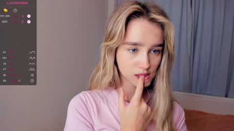 Alivia. online show from December 2024 06:04:02 AM