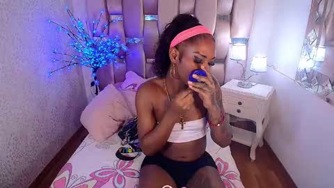 Snapshot of mariposahorny chatting on November 2025 05:42:01 PM Nathaly online show from November 2025 05:42:01 PM