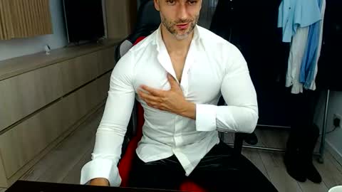 MarisMuscle online show from September 2025 07:14:02 PM