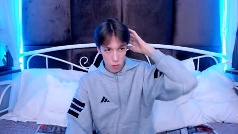 Mark online show from October 2025 04:05:02 PM