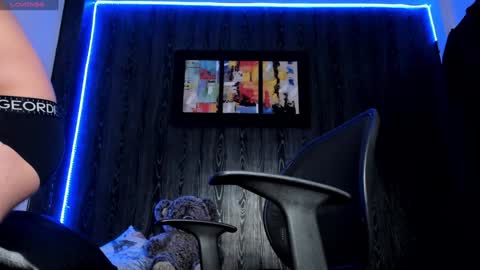 Snapshot of mark_buffet02 chatting on January 2025 10:36:01 PM Mark Buffet online show from January 2025 10:36:01 PM