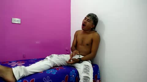 mark_latin18 online show from February 2025 12:48:02 PM