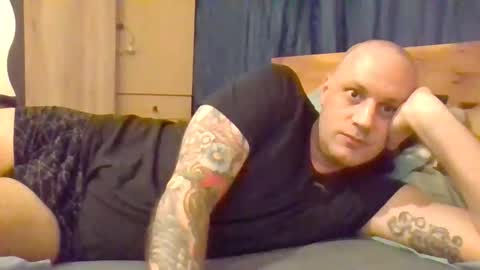 markus_7 online show from October 2025 10:54:02 PM