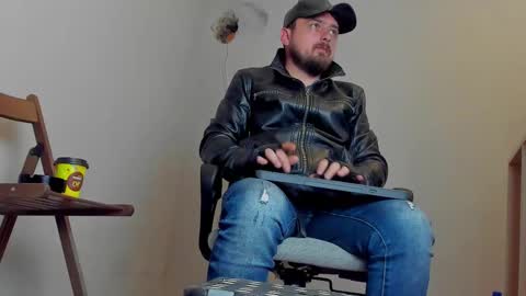 Snapshot of markwaynescr chatting on November 2025 11:27:01 PM MARK online show from November 2025 11:27:01 PM