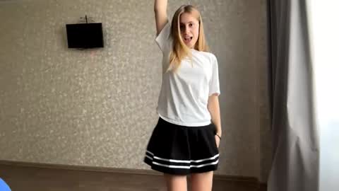 Olivia online show from September 2025 02:16:01 PM