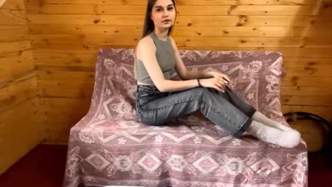 Ellie online show from September 2025 08:27:01 AM