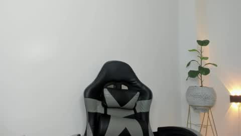 Maly online show from October 2025 09:25:02 PM