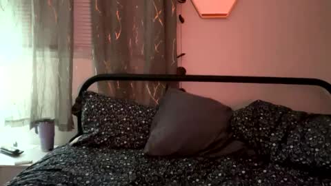 maroon_moon online show from February 2025 08:22:02 AM