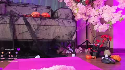 Mary online show from October 2025 07:49:01 PM