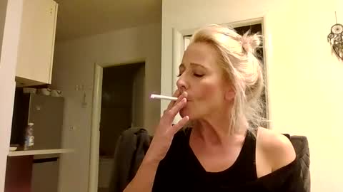 MaryGoRound online show from November 2025 04:42:01 PM