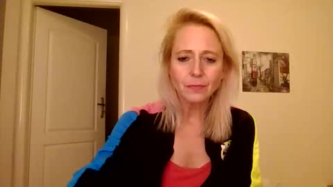 MaryGoRound online show from November 2025 11:25:02 PM