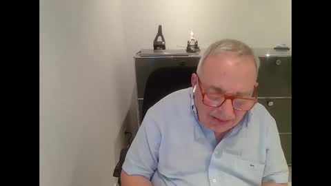 martin_1947 online show from December 2024 10:44:02 PM
