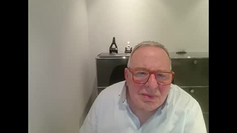 martin_1947 online show from February 2025 11:25:02 PM