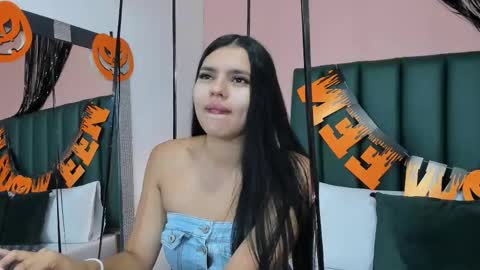 Martina Divine online show from October 2025 11:33:02 AM