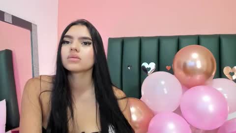 Martina Divine online show from November 2025 01:21:02 PM