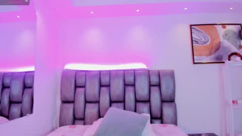 Martina online show from September 2025 12:16:01 PM