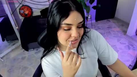 Snapshot of martina_saenz1 chatting on October 2025 08:39:02 PM Martina online show from October 2025 08:39:02 PM