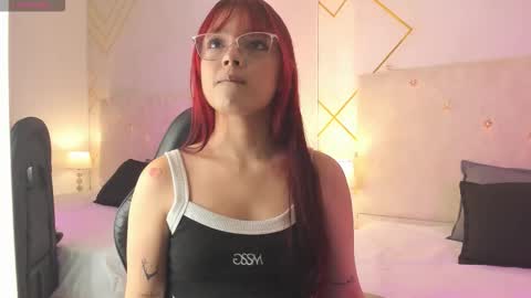 Snapshot of martinaa_garcia chatting on December 2025 08:02:02 PM Martina online show from December 2025 08:02:02 PM