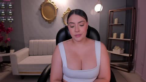 Snapshot of martinnabonnet chatting on December 2024 01:38:02 PM Martinna Bonnet online show from December 2024 01:38:02 PM