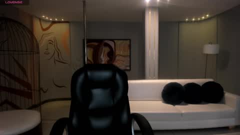 Snapshot of martinnabonnet chatting on February 2025 10:09:02 AM Martinna Bonnet online show from February 2025 10:09:02 AM