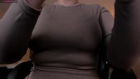 Snapshot of martinnabonnet chatting on February 2025 11:00:02 AM Martinna Bonnet online show from February 2025 11:00:02 AM