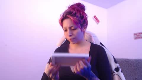                      100   online show from October 2025 05:02:02 PM