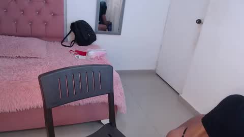 Snapshot of mary_live18 chatting on January 2025 12:22:01 PM Hi guys im Mary online show from January 2025 12:22:01 PM