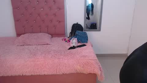 Snapshot of mary_live18 chatting on February 2025 12:11:02 PM Hi guys im Mary online show from February 2025 12:11:02 PM